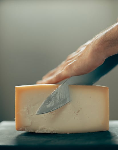 El queso Idiazabal ahumado con el que elaboran la célebre tarta en el restaurante Fismuler de Madrid.